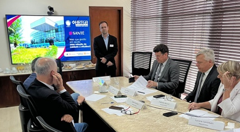 Direção HRTGB-Santé de São Miguel do Oeste apresenta projeto de ampliação à Bancada do Oeste