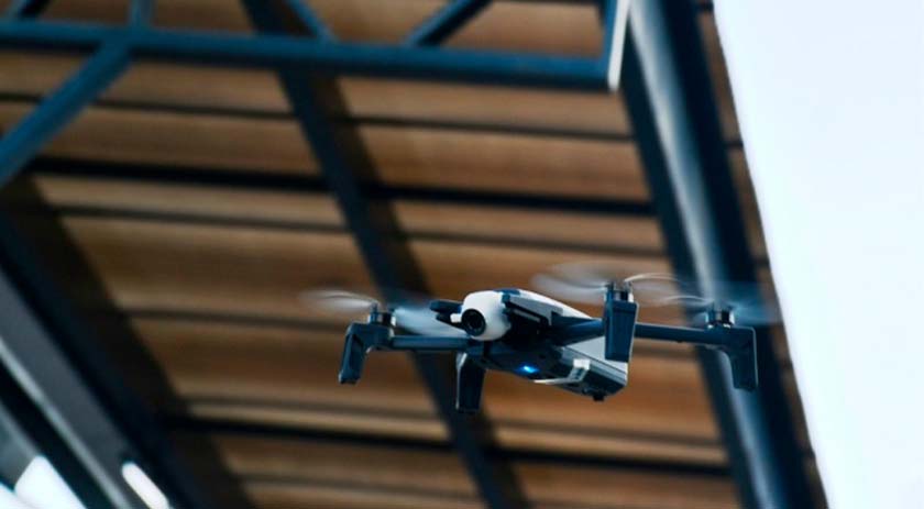 Equipe de combate à dengue utiliza drone na identificação de focos