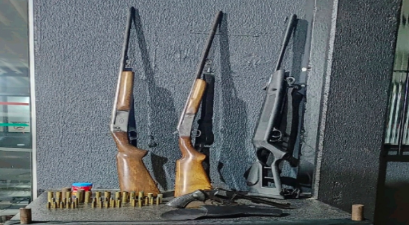 Briga de casal termina com apreensão de armas em São Lourenço do Oeste