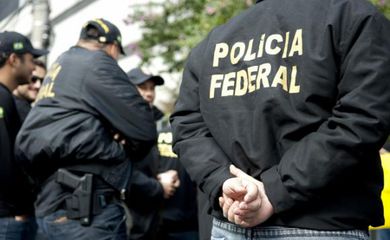 Operação da PF prende hacker e faz busca e apreensão em endereços de deputada federal