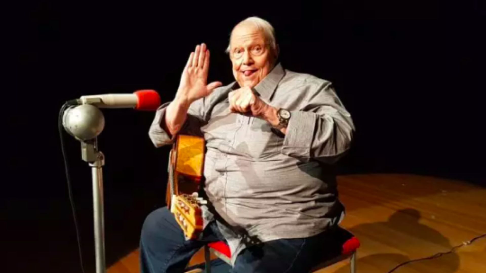 Ícone do humor, Ary Toledo morre aos 87 anos
