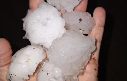 Chuva de granizo causa estragos