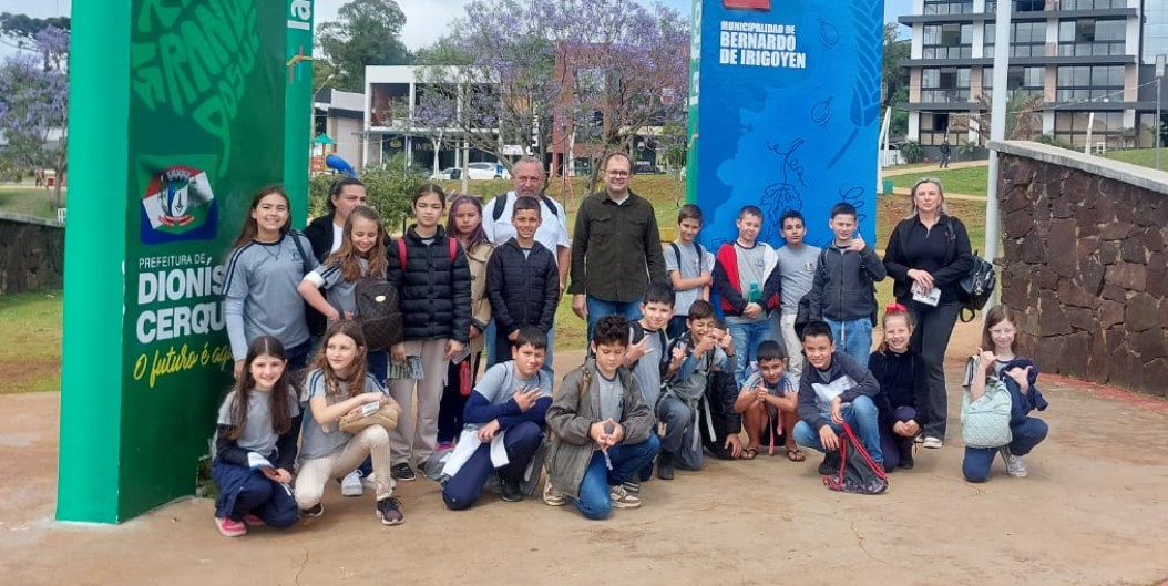 Alunos vivenciam experiência de aprendizado na Tri-fronteira