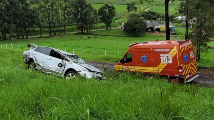 Capotamento é registrado entre São José do Cedro e Guaraciaba