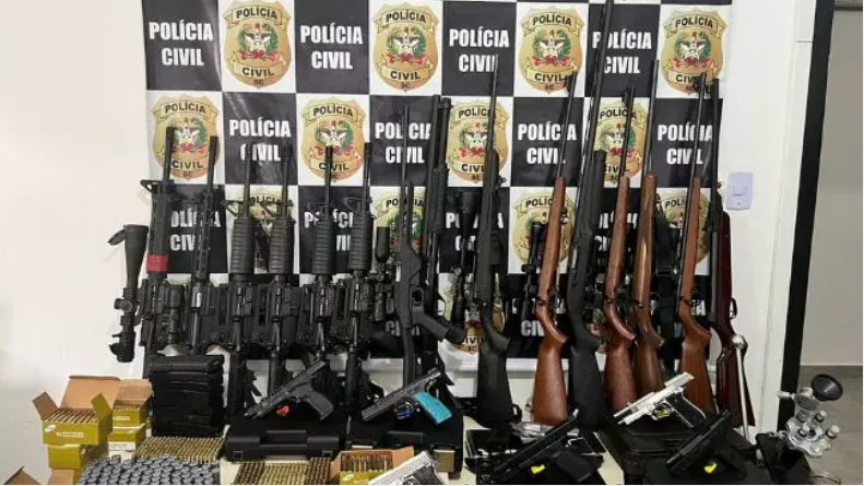 Lideranças do tráfico de drogas são presas e 25 armas de fogo são apreendidas em Blumenau