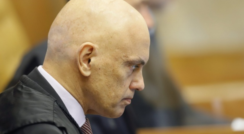 Moraes pede a Zanin que agende julgamento de Bolsonaro e aliados