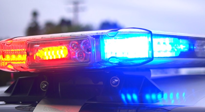 Rapaz é preso após tentar furtar uísque e agredir funcionários em supermercado