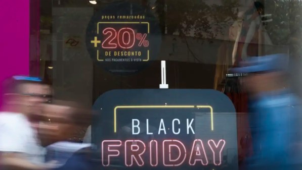 Nove em cada dez brasileiros pretendem comprar algo na Black Friday