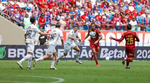 Bahia vence o Santos e se mantém no G-4 do Brasileirão