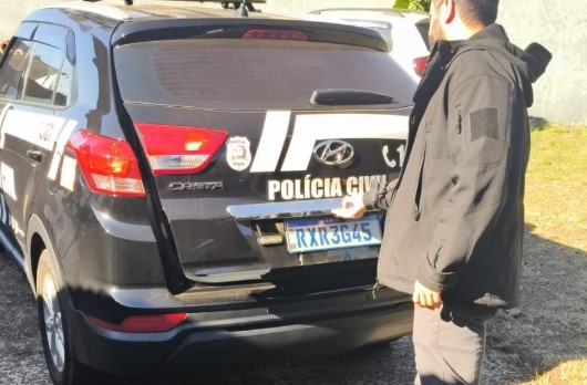 Acusado de invadir casa de mulher enquanto vítima dormia e levar joias é preso