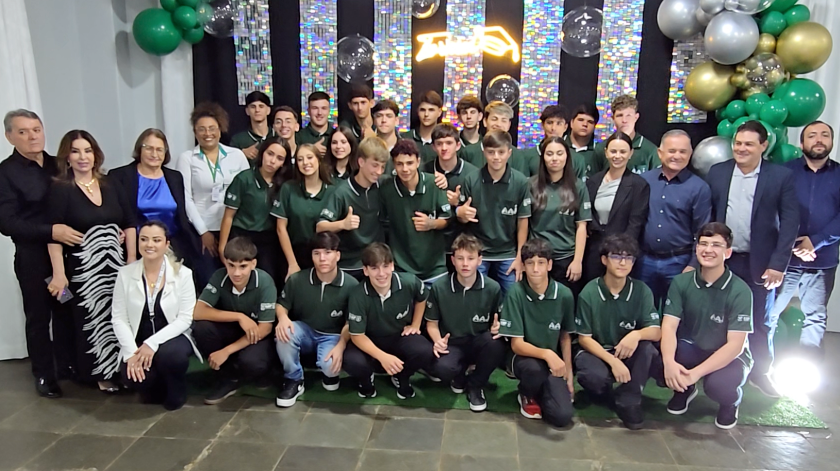 Programa Jovem Aprendiz forma adolescentes em Avicultura de Postura e Corte no Grupo Carminatti