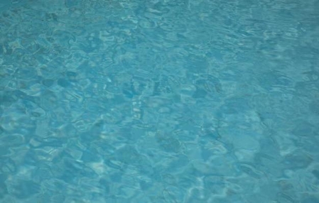 Bebê de 1 ano morre após se afogar em piscina no Oeste de SC