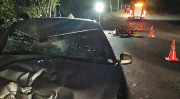 Motociclista morre após grave colisão entre carro e moto em rodovia catarinense