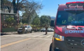 Criança de 9 anos é atropelada em frente à escola