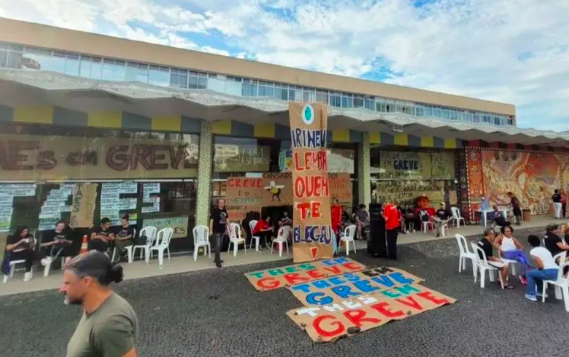 Governo Federal deve apresentar proposta para acabar com greve nas universidades nesta quarta