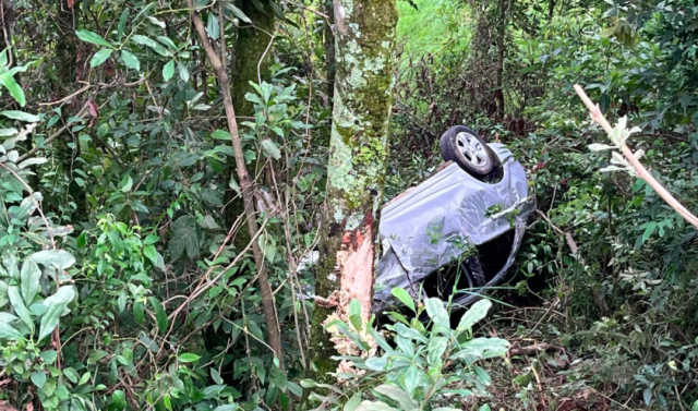 Saída de pista na SC-283 deixa cinco feridos