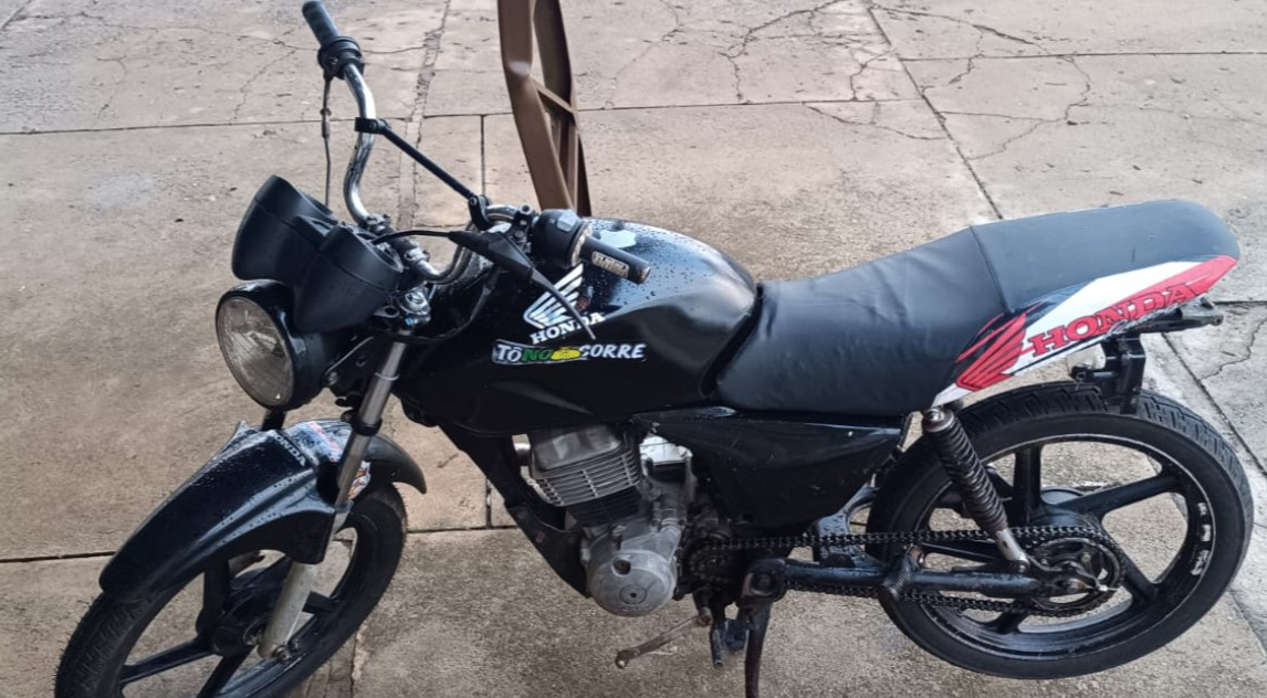 Após 4 anos, motocicleta furtada é recuperada pela Polícia Militar na região de fronteira