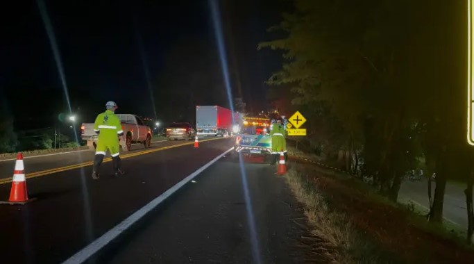 Pedestre morre após ser atingido por viatura da PM na PR-483