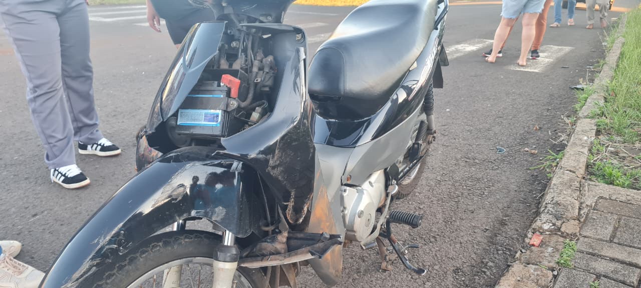 Motorista fica ferida após colisão com caminhonete