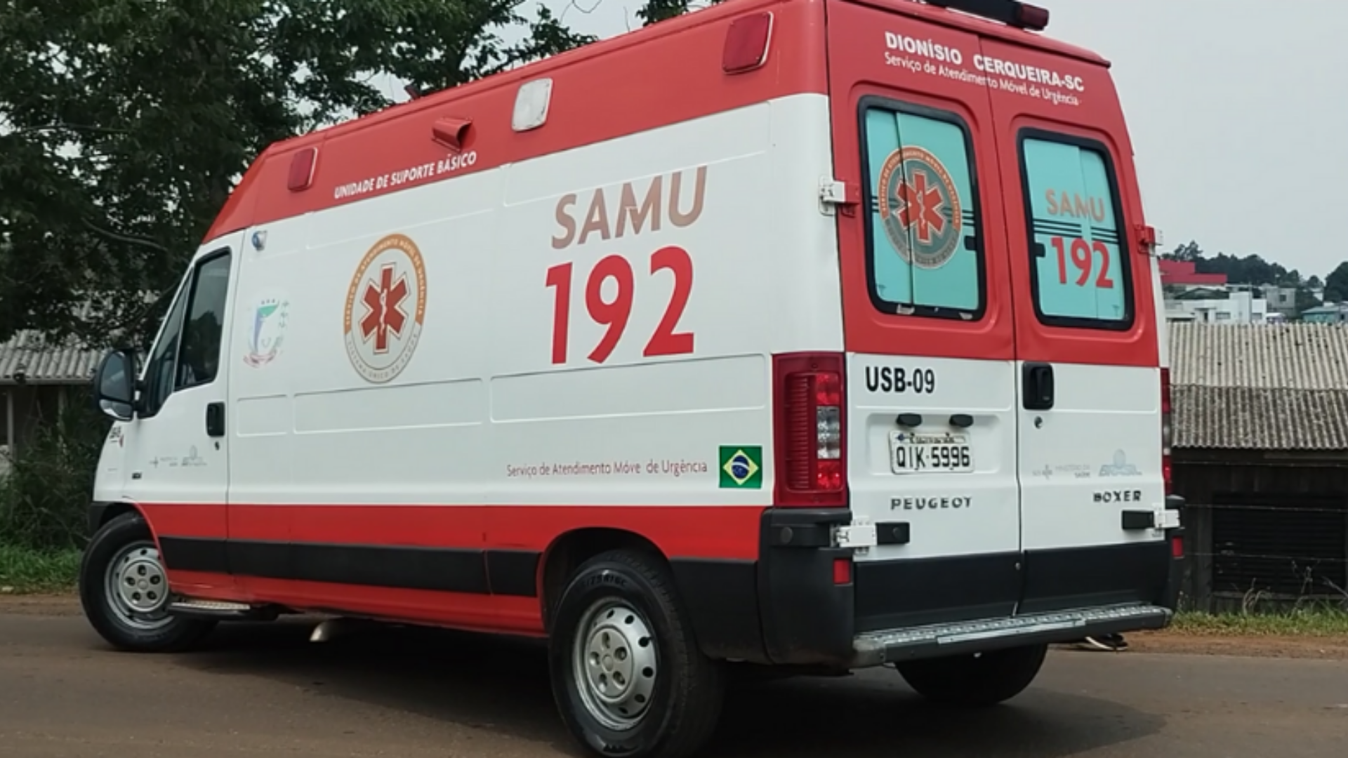 Menino de 10 anos é atropelado por caminhão enquanto atravessava faixa de pedestres