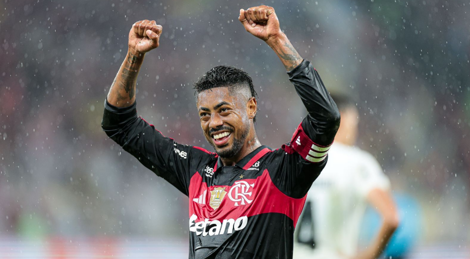 Flamengo vence o Corinthians no fim e reassume a liderança do Brasileirão