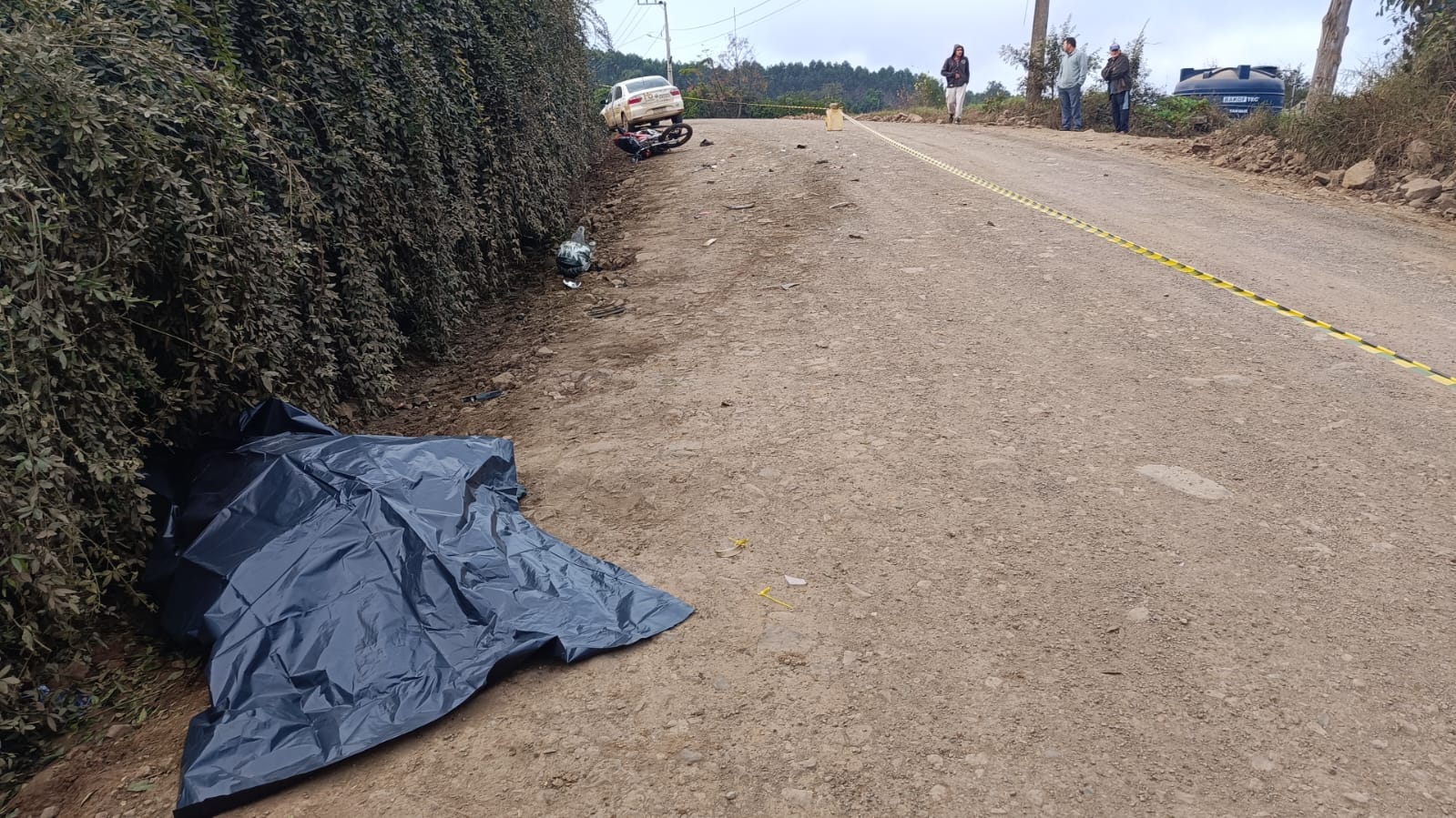 Acidente entre moto e carro deixa uma pessoa morta