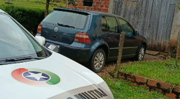 Golf furtado é encontrado escondido no porão de residência