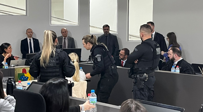 Acusada de matar o marido passa mal e interrompe depoimento no júri após mais de 12 horas de sessão