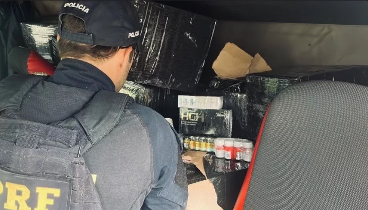 Caminhoneiro paraguaio é preso pela PRF após ser flagrado com grande carga de anabolizantes na BR 277