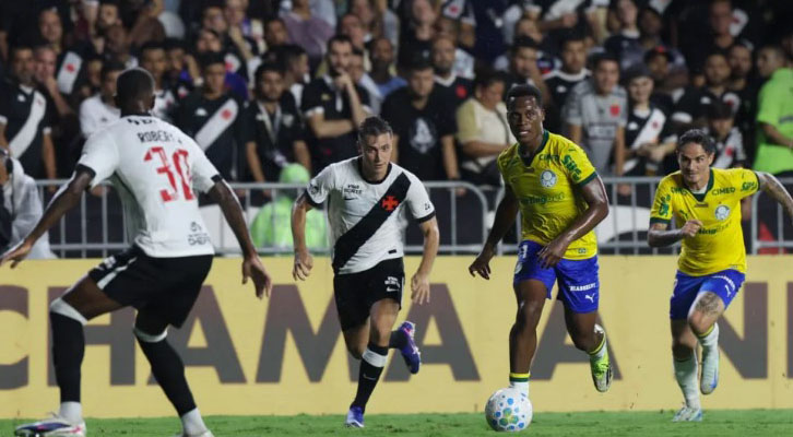 Vasco vence o Palmeiras de virada em São Januário pelo Brasileirão