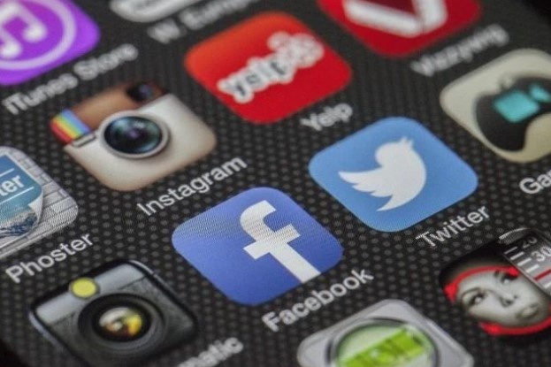 Embaixada dos EUA vai verificar redes sociais de estudantes que pedirem visto