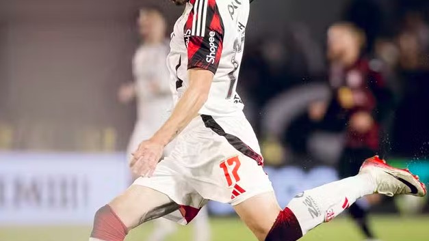 Wesley marca em possível despedida, Flamengo vira e quebra tabu contra o Bragantino