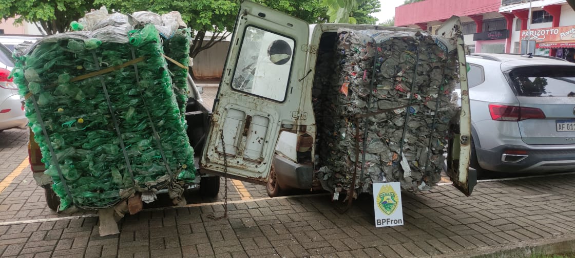 BPFRON apreende veículos carregados com recicláveis da Argentina