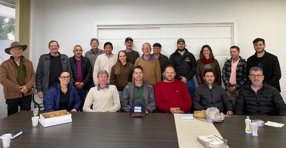 Reunião debate futuro da Ovinocaprinocultura em Dionísio Cerqueira