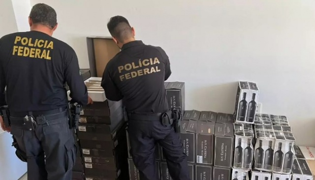 Operação da PF desarticula organização criminosa responsável por contrabando de vinho