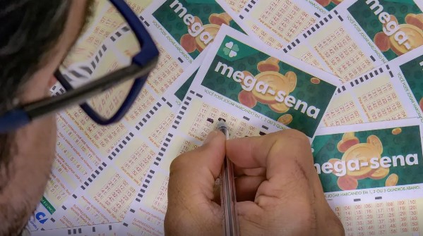 Mega-Sena acumula e prêmio vai a R$ 6 milhões
