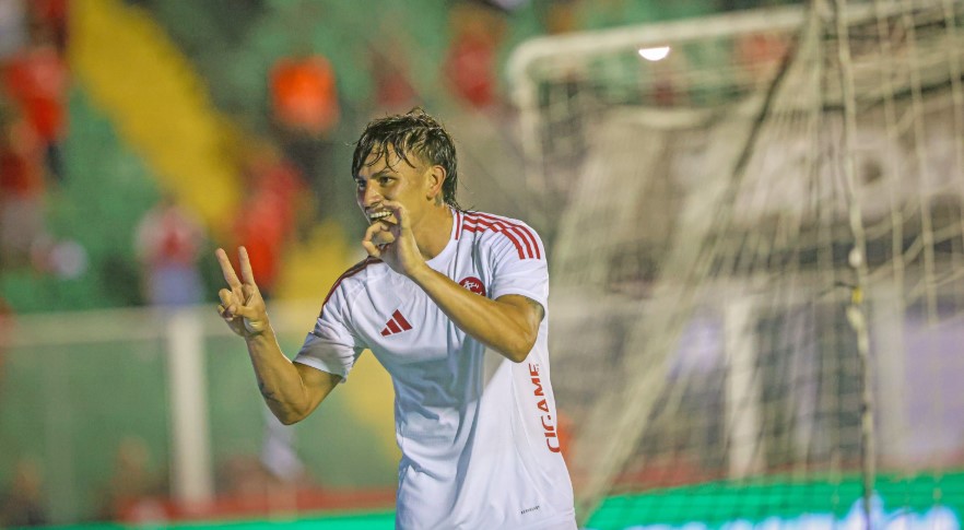 Inter vira sobre o Athletic-MG e larga em vantagem na Copa do Brasil