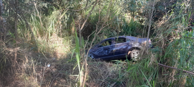 Motorista fica ferido após saída de pista no Oeste de SC