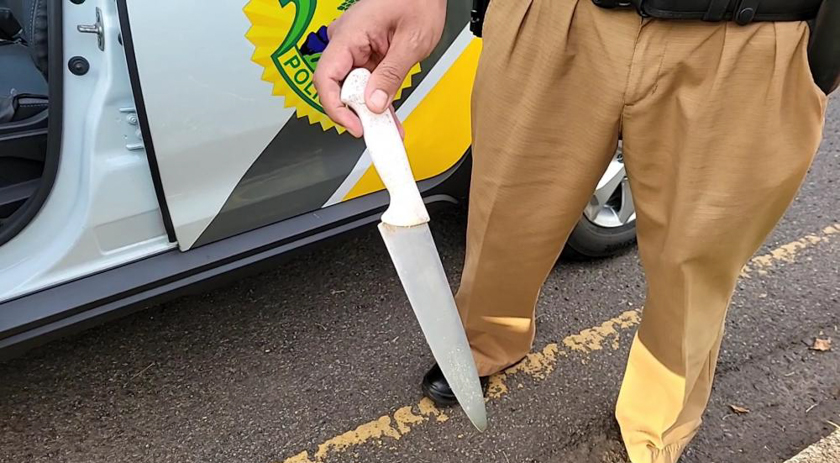 Homem armado com faca invade CMEI em Maringá