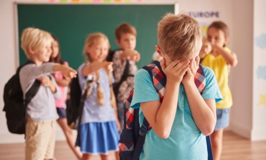 SC poderá ter canal anônimo de denúncias de bullying em escolas; entenda