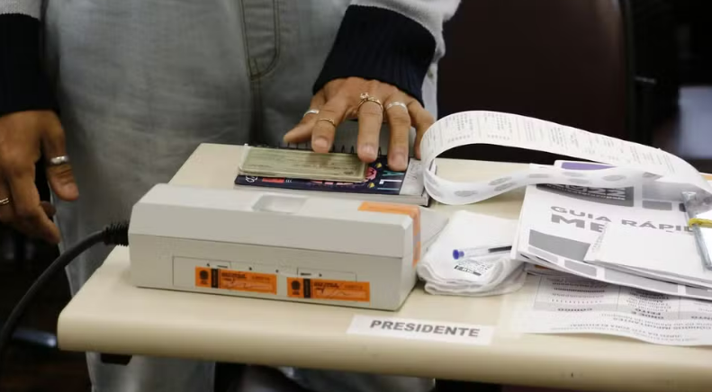 Mulheres são maioria do eleitorado, mas representam 35% das candidaturas no Paraná