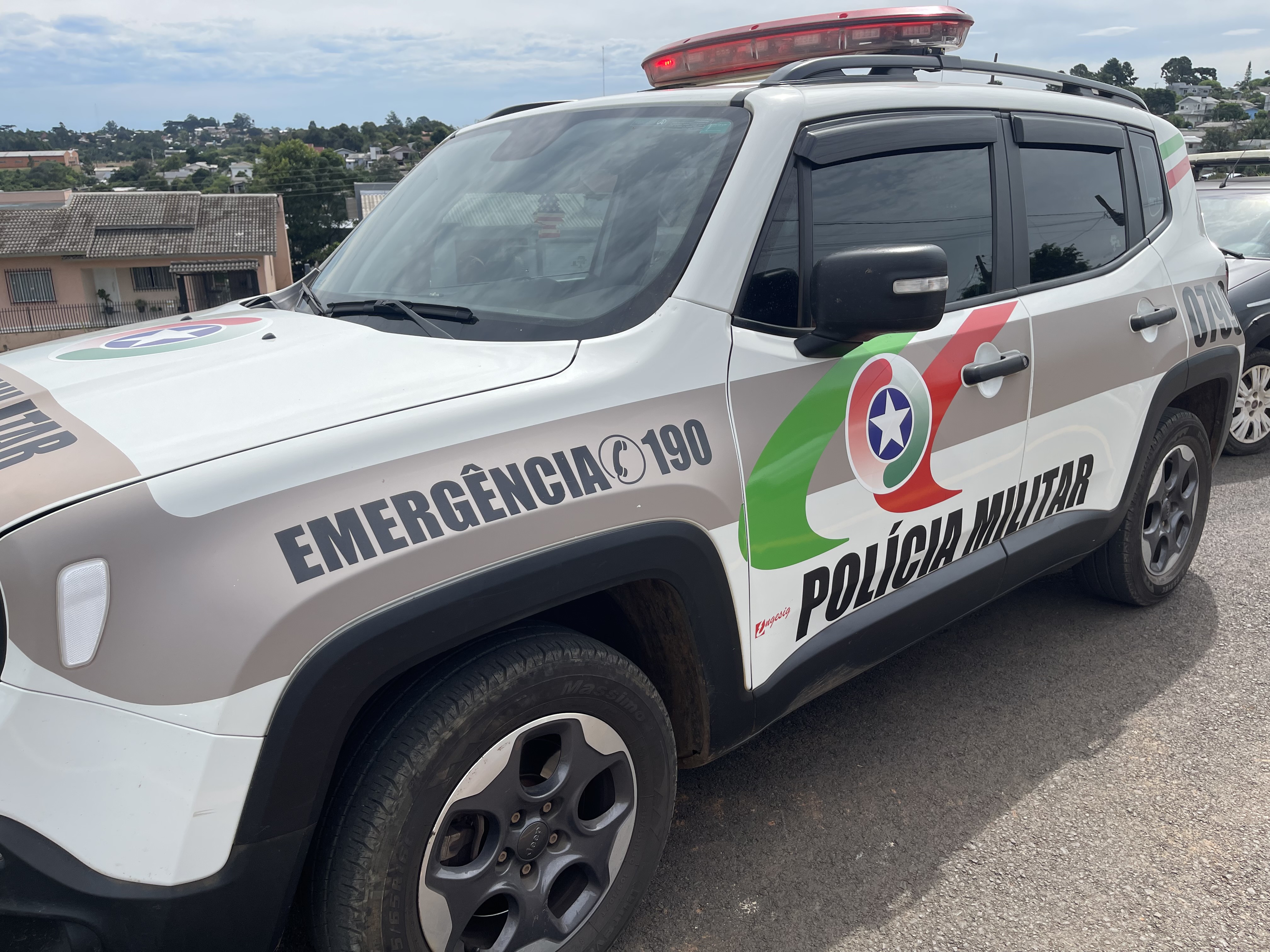 Mulher é presa após agredir a própria mãe durante discussão
