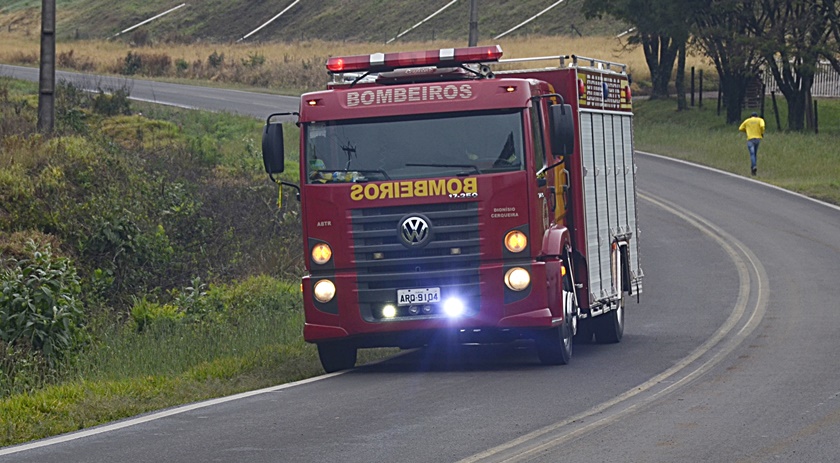 Motociclista fica ferido ao colidir com automóvel na BR 163