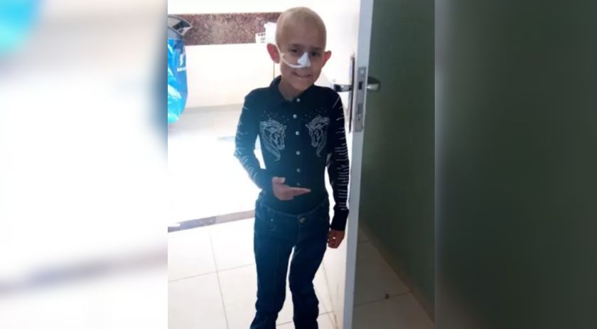 Yasmin ganha alta após primeiro ciclo de tratamento contra câncer