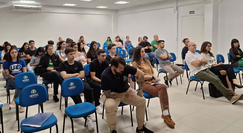 Unetri realiza painéis envolvendo a disciplina de empreendedorismo e o projeto integrador