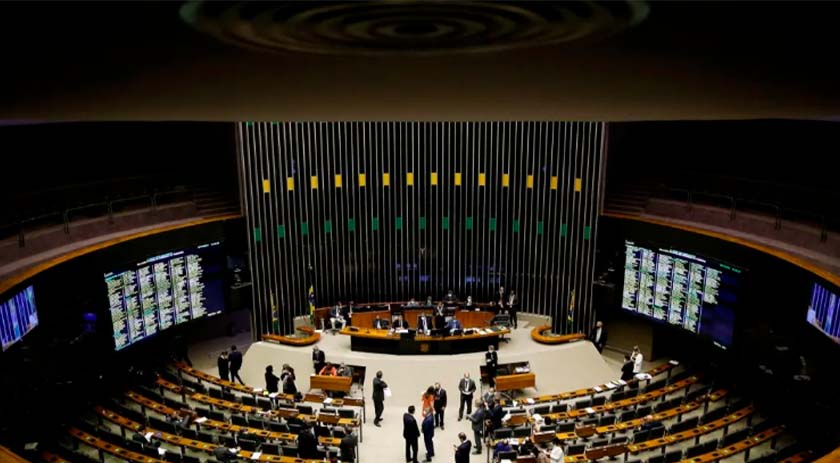 Presidente da República assina decreto para Brasil voltar a comprar energia da Venezuela