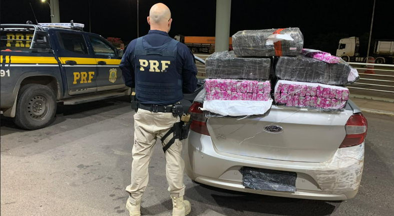 PRF apreende 100 quilos de maconha durante fiscalização na BR-163