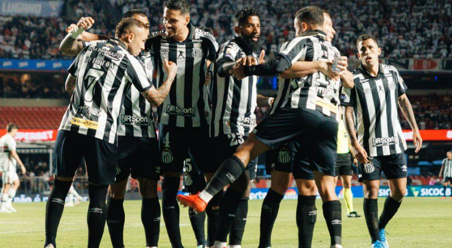 Santos vence clássico no Morumbis e iguala recorde fora de casa