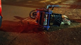 Homem fica ferido após perder controle de triciclo elétrico
