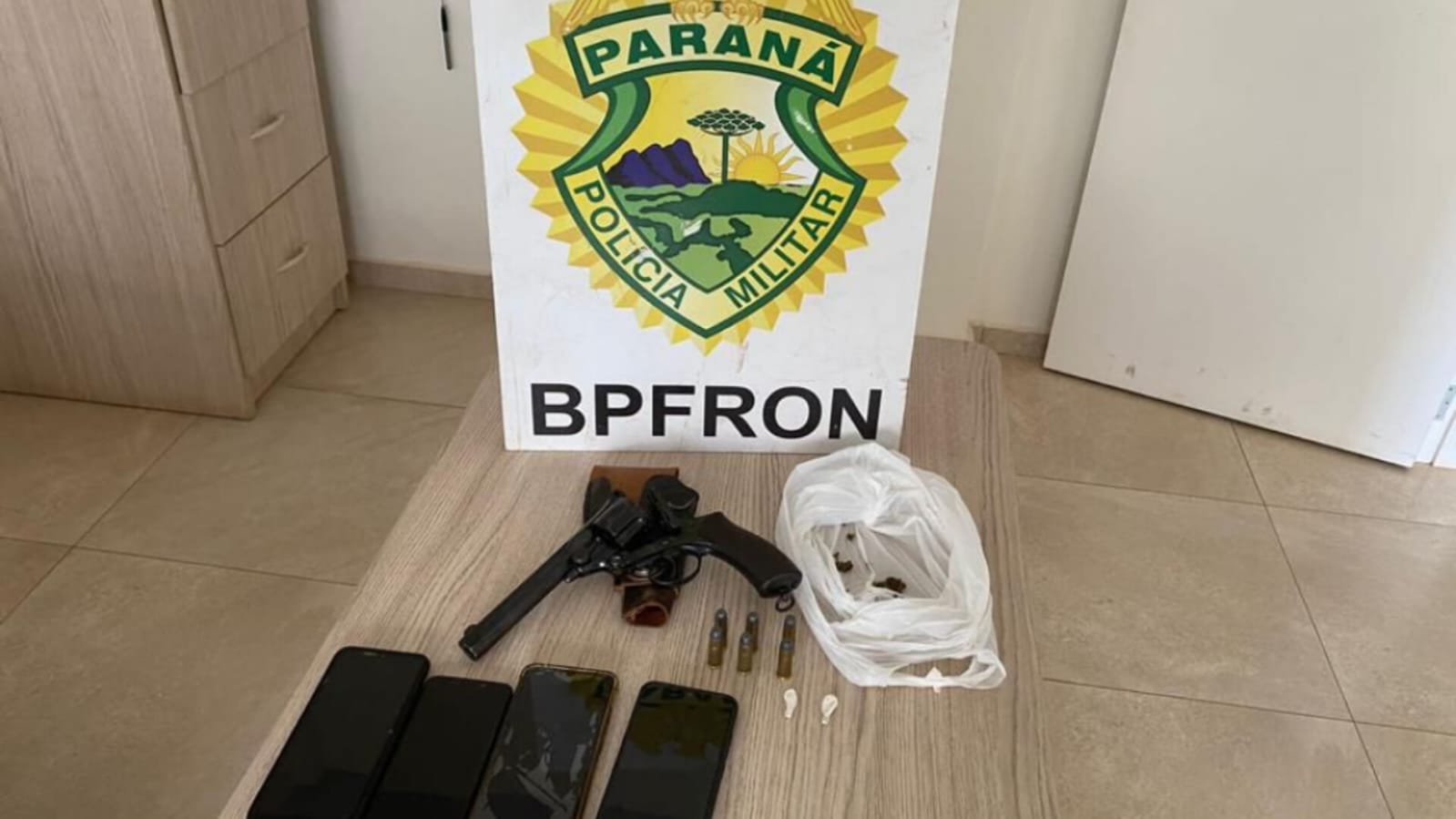 BPFRON apreende arma de fogo